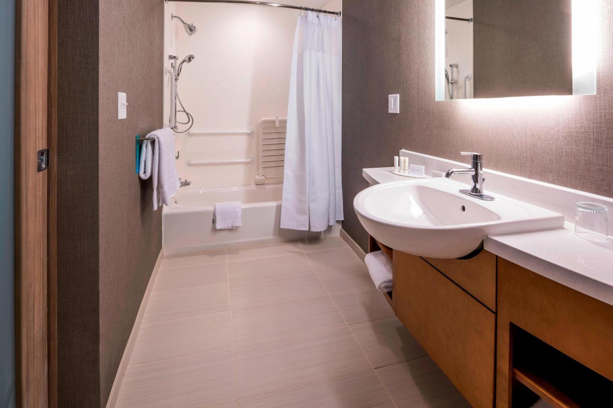 Springhill Suites By Marriott Fishkill Exterior foto