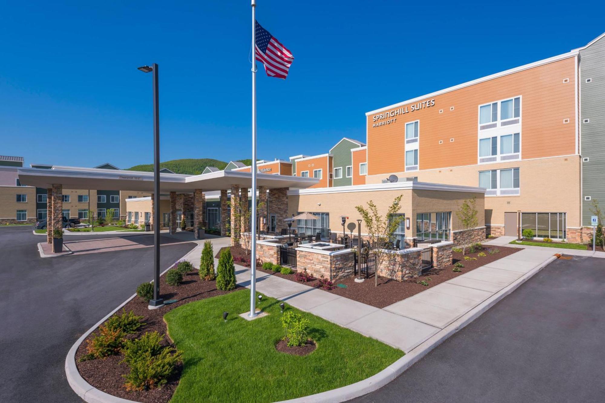 Springhill Suites By Marriott Fishkill Exterior foto